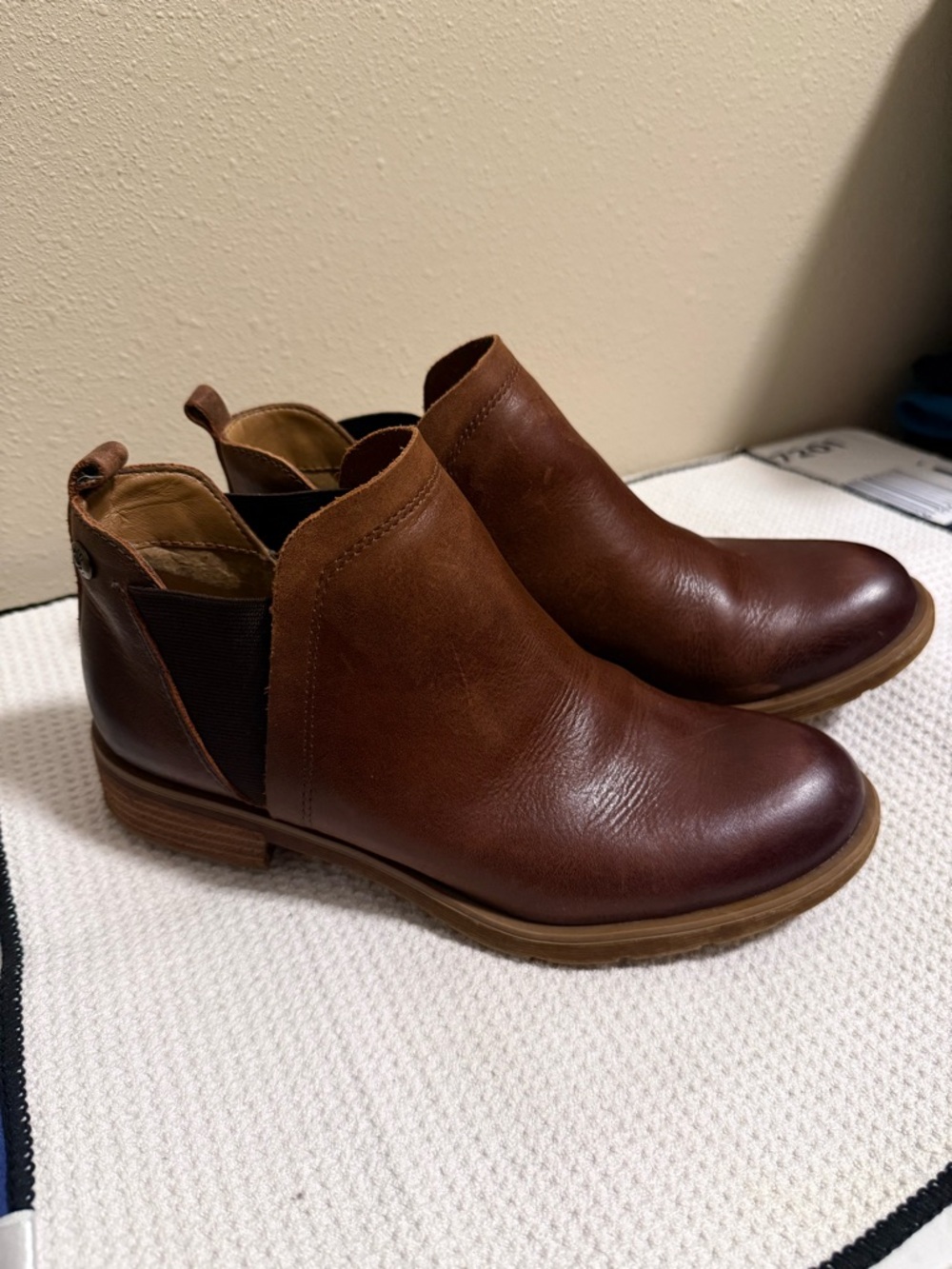 Sofft Chestnut Brown Leather Chelsea Booties